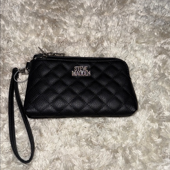 Steve Madden Black Quilted Clutch/Wristlet - Picture 2 of 11